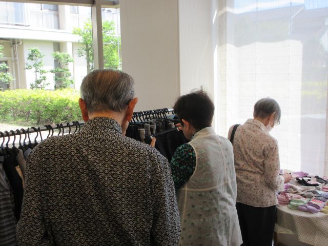 衣類販売『うらしま』　イメージ